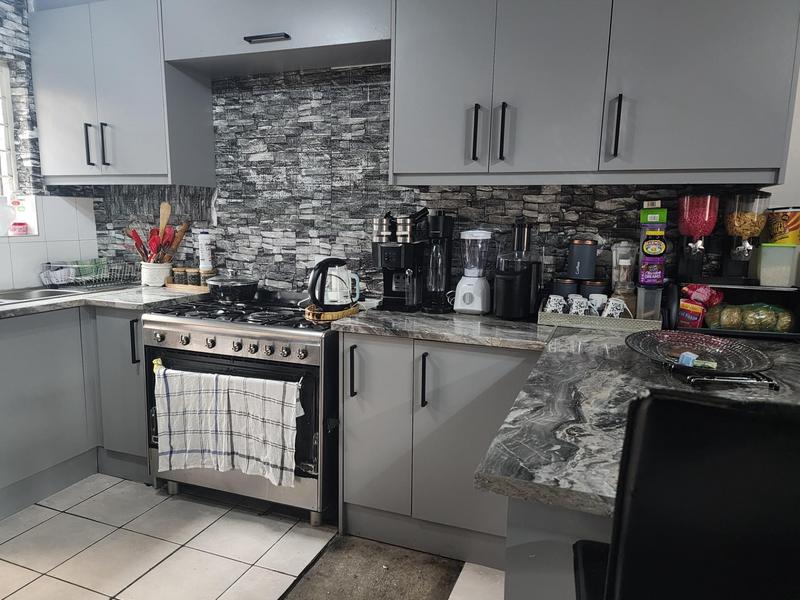 2 Bedroom Property for Sale in Parow Western Cape